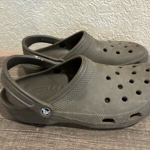 Crocs Men’s 9 or Women’s 11